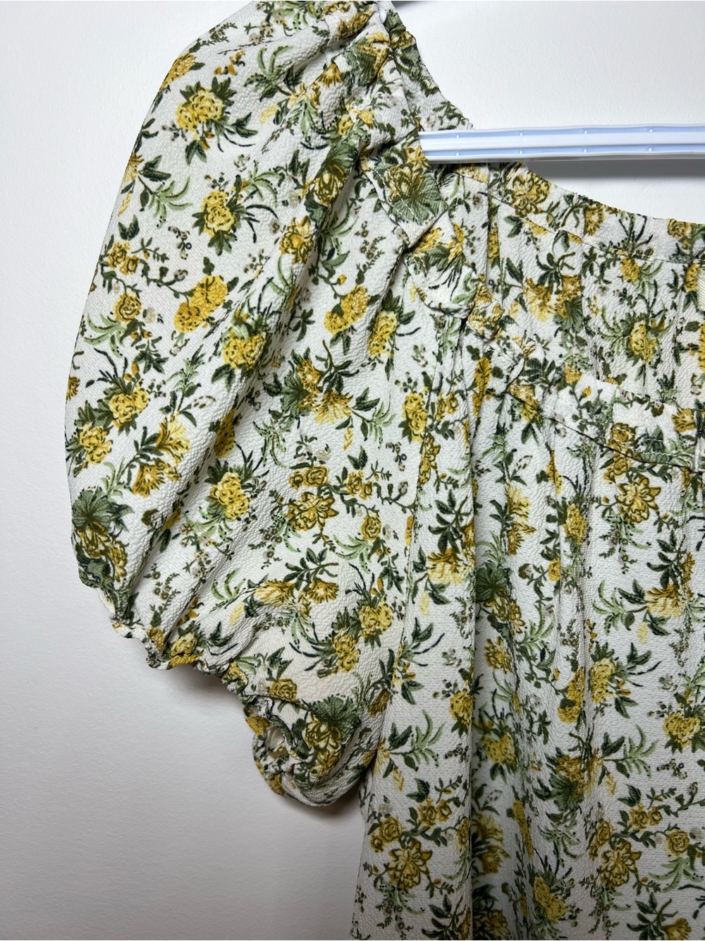 Max Studio White Floral Chic Puff-Sleeve Blouse with Yellow Print Women’s Large - Picture 3 of 7